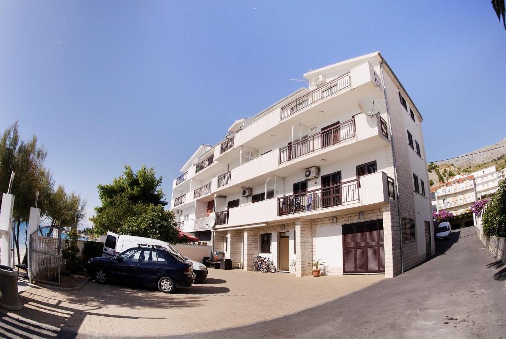 Apartments Petricevic Подстрана Екстериор снимка