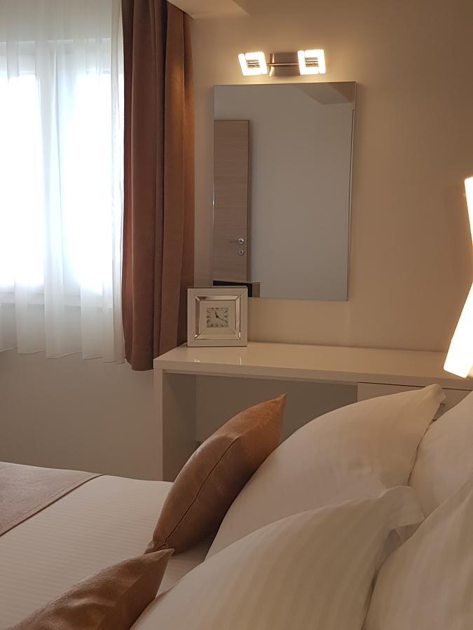 Apartments Petricevic Подстрана Екстериор снимка