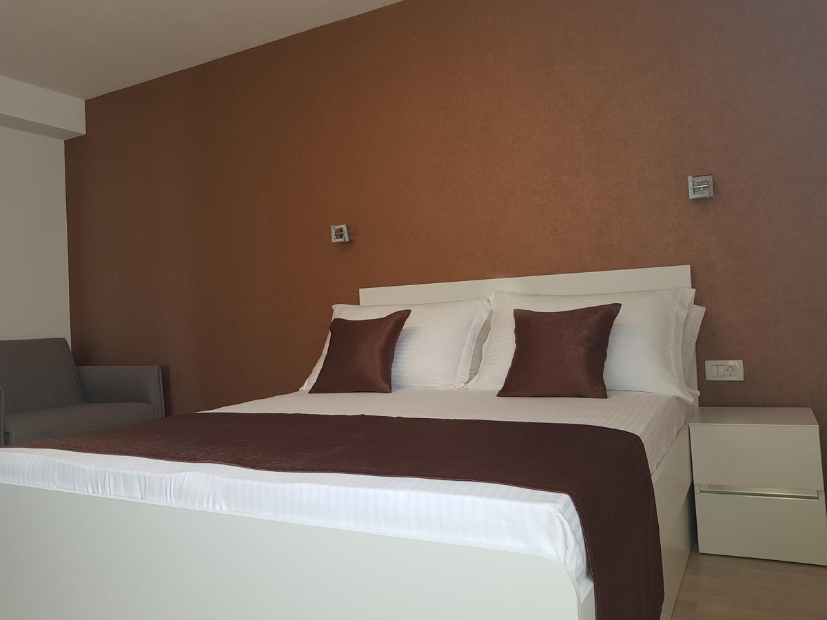 Apartments Petricevic Подстрана Екстериор снимка