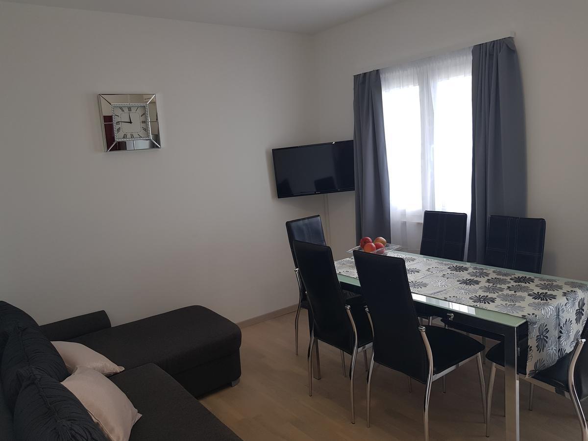 Apartments Petricevic Подстрана Екстериор снимка