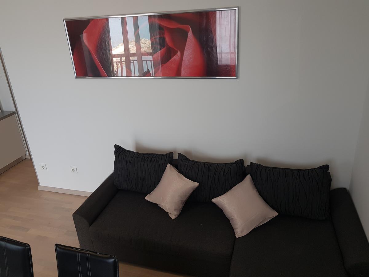 Apartments Petricevic Подстрана Екстериор снимка