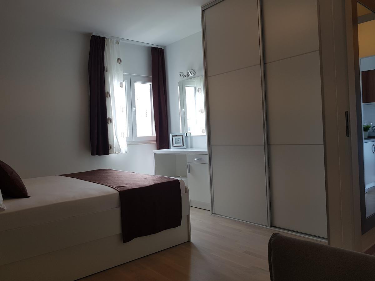Apartments Petricevic Подстрана Екстериор снимка